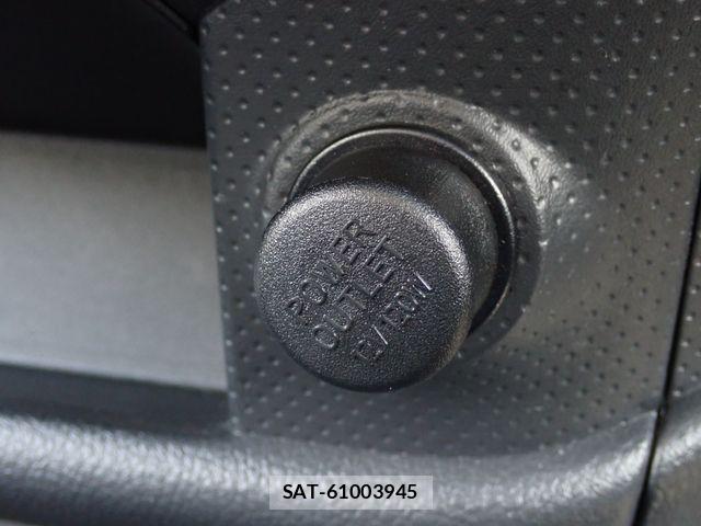 Nissan NV150 AD 2021-05 8337246-25