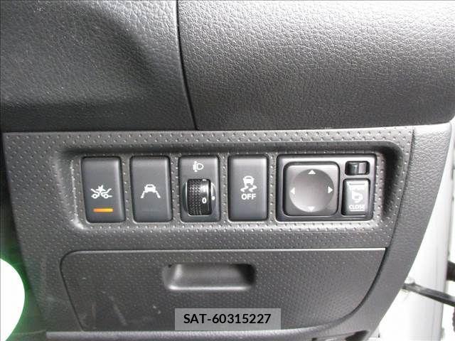 Nissan NV150 AD 2019-12 8414144-17