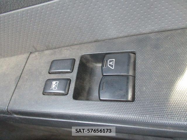 Nissan NV150 AD 2017-07 8666692-23