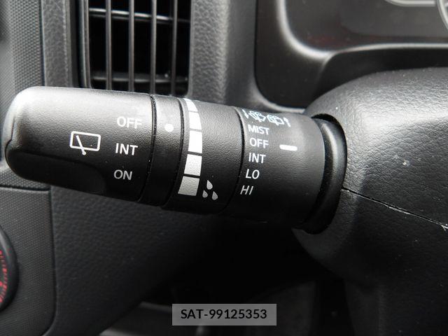 Nissan NV150 AD 2022-03 8884114-15