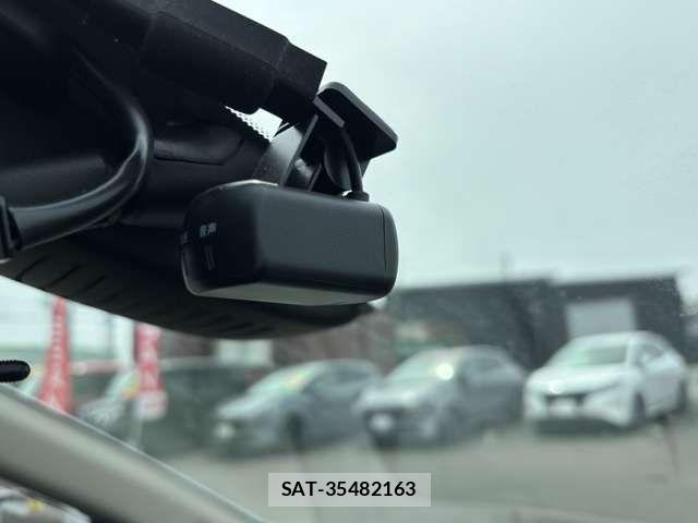 Nissan NV150 AD 2020-11 6910713-14