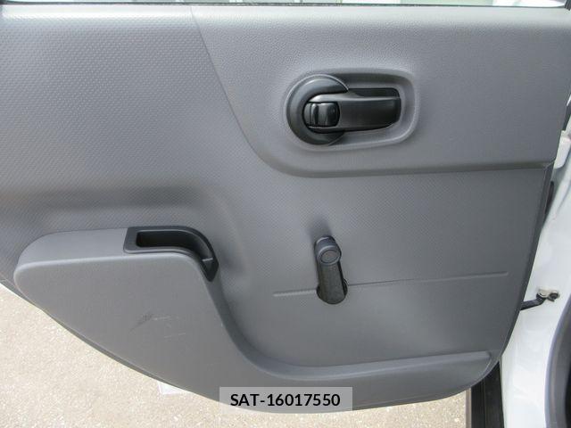 Nissan NV150 AD 2021-04 7618975-15