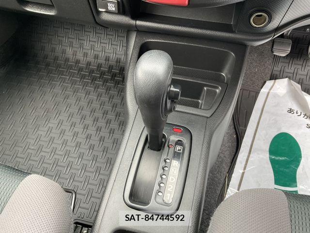 Nissan NV150 AD 2020-01 7618976-11