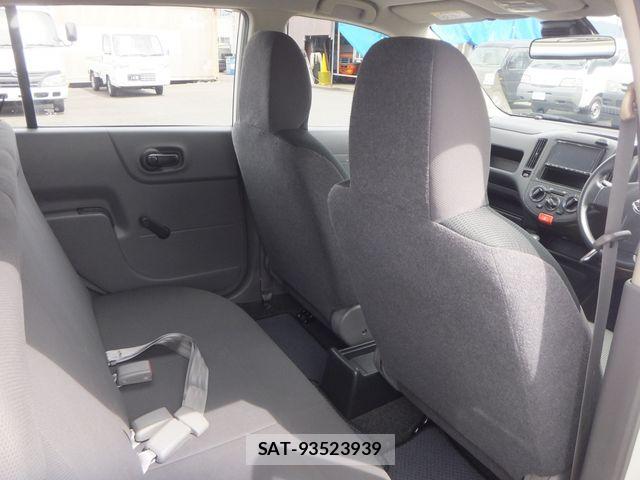 Nissan NV150 AD 2019-08 8781487-15
