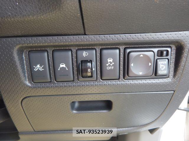 Nissan NV150 AD 2019-08 8781487-23