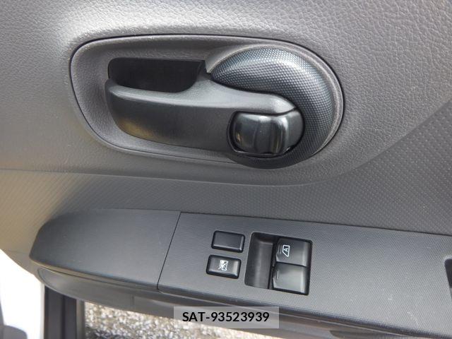 Nissan NV150 AD 2019-08 8781487-24