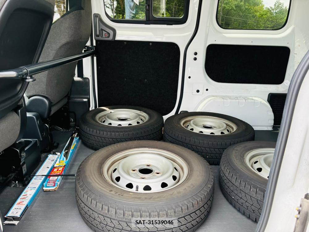 Nissan VANETTE VAN 2020-04 8156573-9