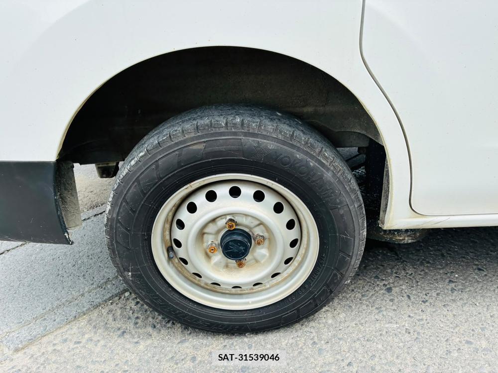 Nissan VANETTE VAN 2020-04 8156573-28