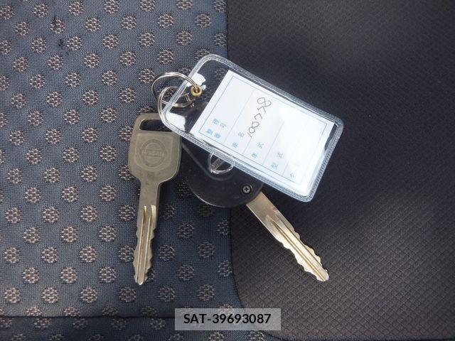 Nissan VANETTE VAN 2018-06 8075011-28