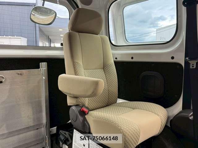 Nissan NV200 VANETTE WAGON 2012-03 7216355-12