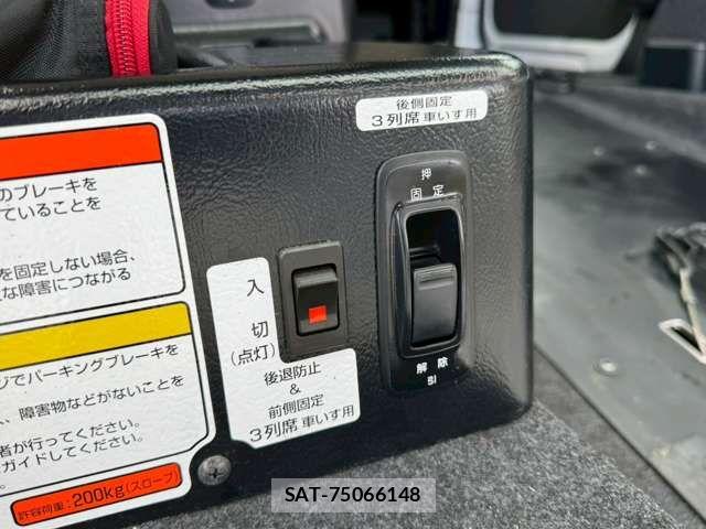 Nissan NV200 VANETTE WAGON 2012-03 7216355-13