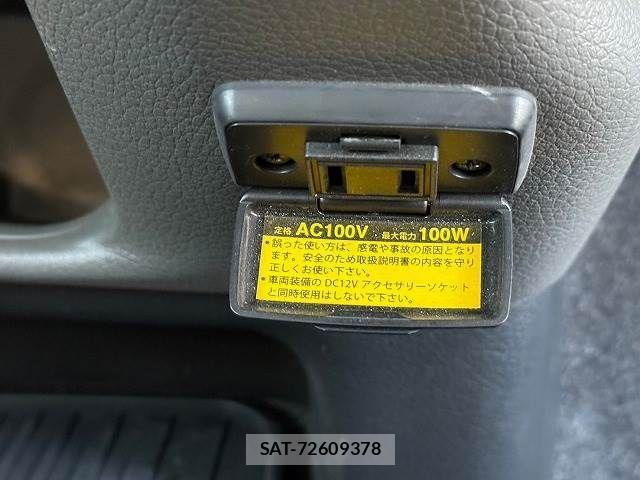 Nissan NV350 Caravan 2017-06 622199-15