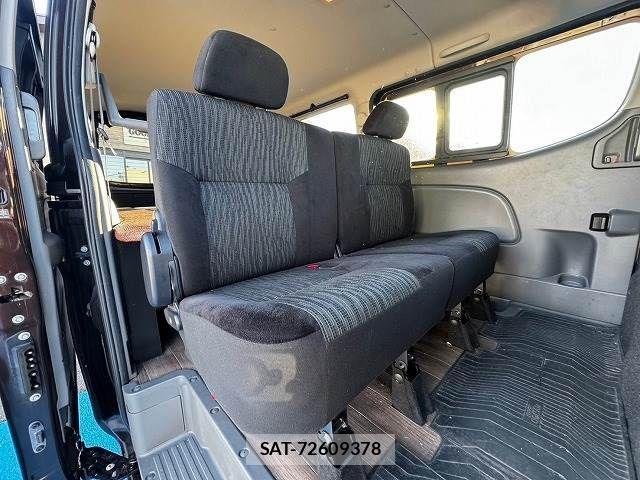 Nissan NV350 Caravan 2017-06 622199-8