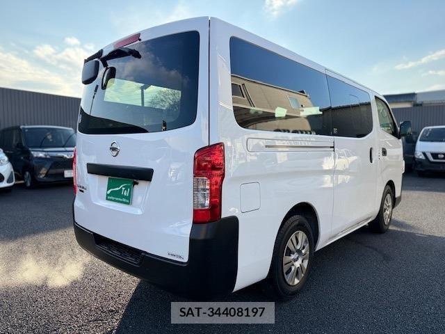 Nissan NV350 Caravan 2021-10 958729-13