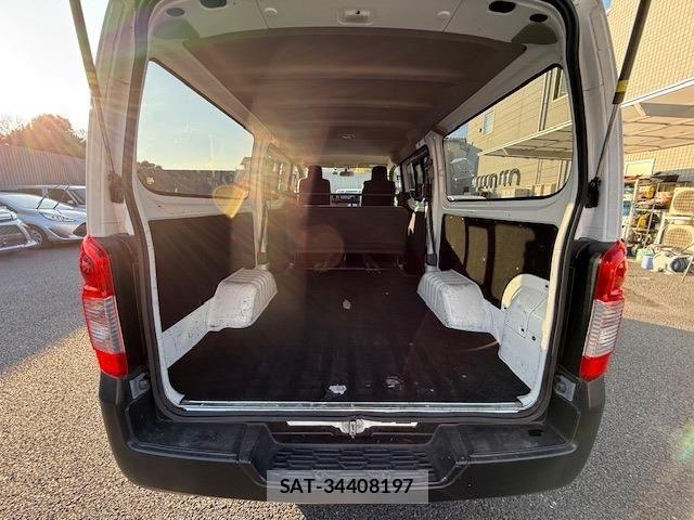 Nissan NV350 Caravan 2021-10 958729-19
