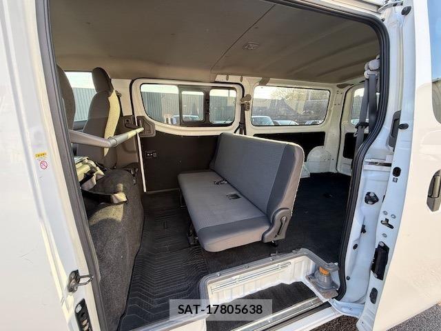 Nissan NV350 Caravan 2021-10 958731-15