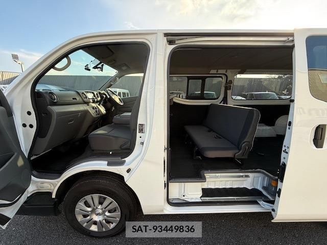 Nissan NV350 Caravan 2021-10 958727-14