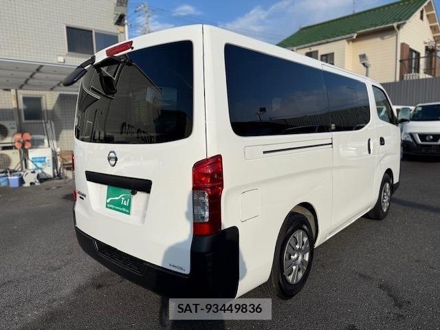 Nissan NV350 Caravan 2021-10 958727-1