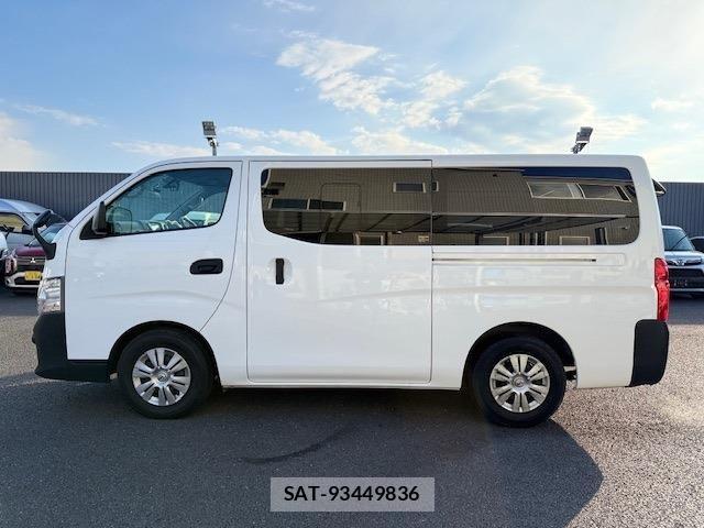 Nissan NV350 Caravan 2021-10 958727-23