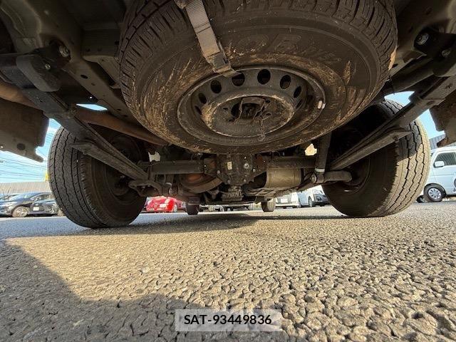 Nissan NV350 Caravan 2021-10 958727-25