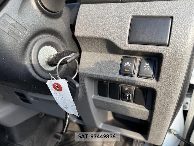 Nissan NV350 Caravan 2021-10 958727-7