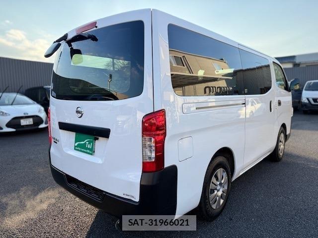 Nissan NV350 Caravan 2021-10 958728-13