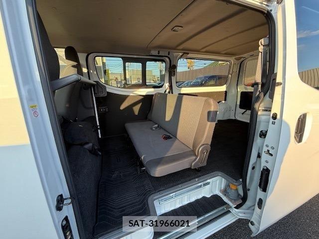 Nissan NV350 Caravan 2021-10 958728-15
