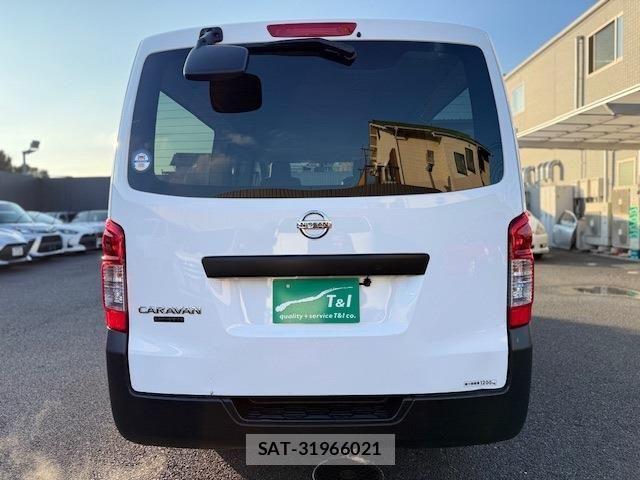 Nissan NV350 Caravan 2021-10 958728-18