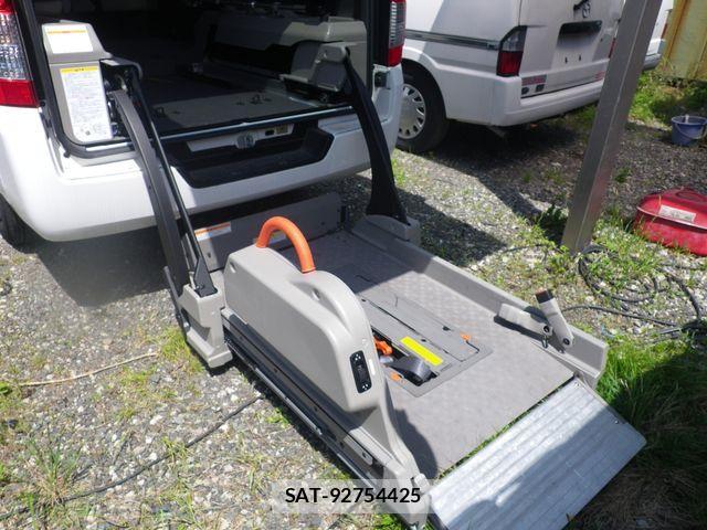 Nissan NV350 Caravan 2015-04 967883-6
