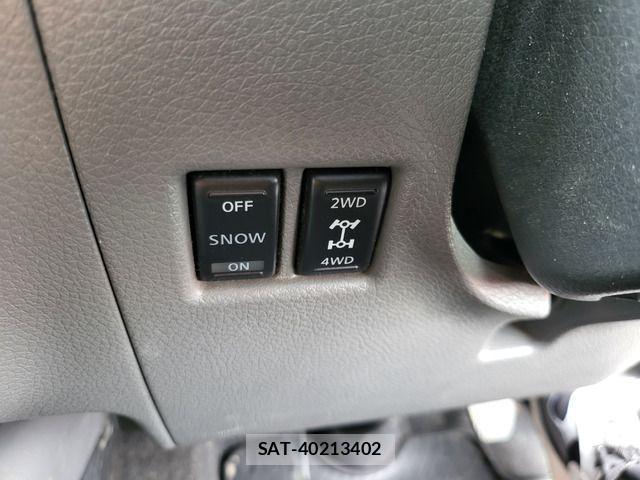 Nissan NV350 Caravan 2014-03 1073611-17