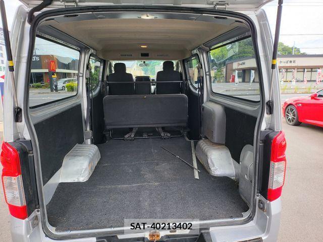 Nissan NV350 Caravan 2014-03 1073611-5