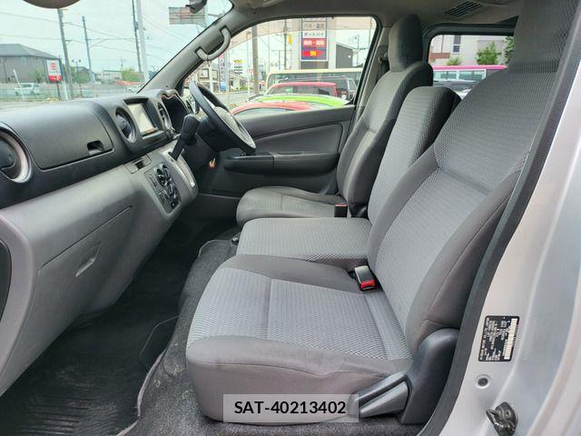 Nissan NV350 Caravan 2014-03 1073611-7
