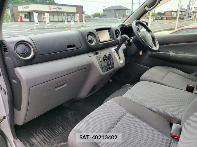 Nissan NV350 Caravan 2014-03 1073611-8
