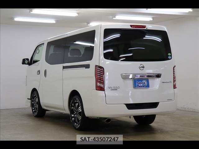 Nissan NV350 Caravan 2018-03 1207919-19
