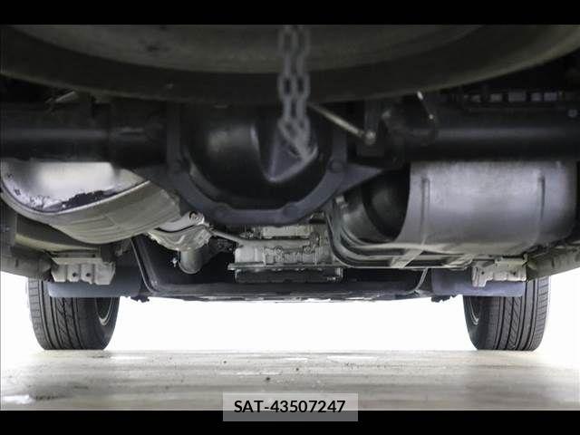 Nissan NV350 Caravan 2018-03 1207919-25