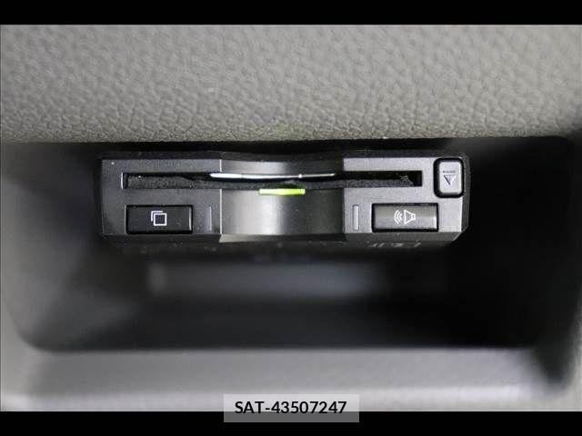 Nissan NV350 Caravan 2018-03 1207919-3