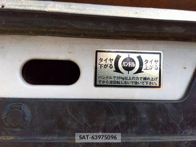 Nissan NV350 Caravan 2018-07 1237753-11