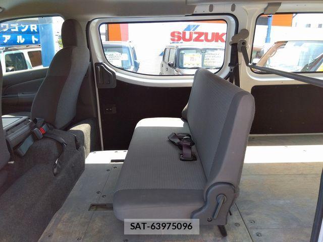 Nissan NV350 Caravan 2018-07 1237753-18