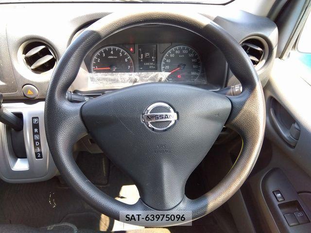 Nissan NV350 Caravan 2018-07 1237753-25