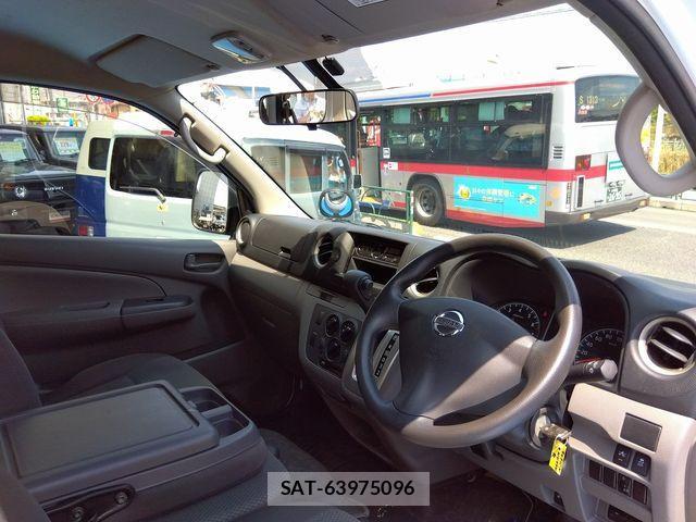 Nissan NV350 Caravan 2018-07 1237753-29
