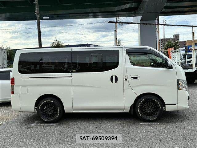 Nissan NV350 Caravan 2017-09 1282696-15