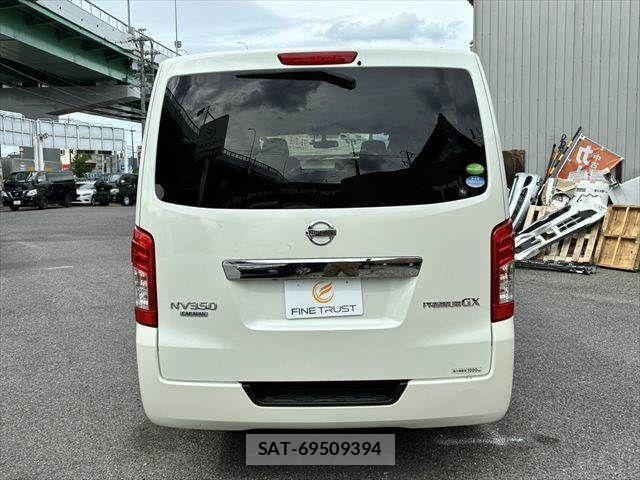 Nissan NV350 Caravan 2017-09 1282696-17