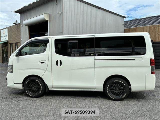 Nissan NV350 Caravan 2017-09 1282696-19