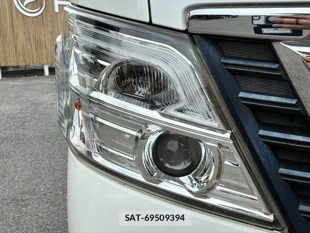 Nissan NV350 Caravan 2017-09 1282696-21