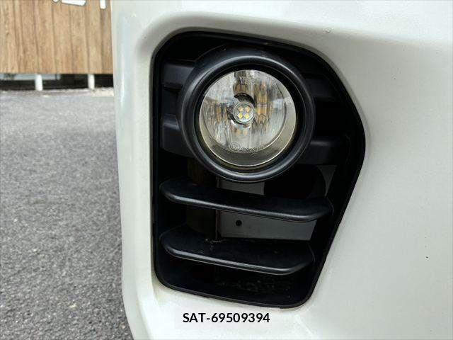 Nissan NV350 Caravan 2017-09 1282696-23