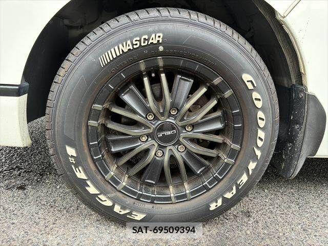 Nissan NV350 Caravan 2017-09 1282696-28