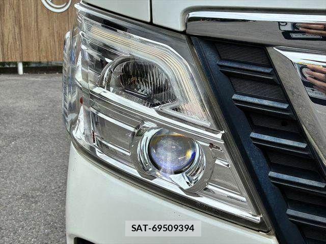 Nissan NV350 Caravan 2017-09 1282696-29