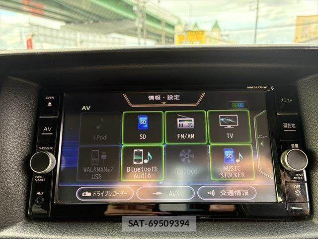 Nissan NV350 Caravan 2017-09 1282696-4