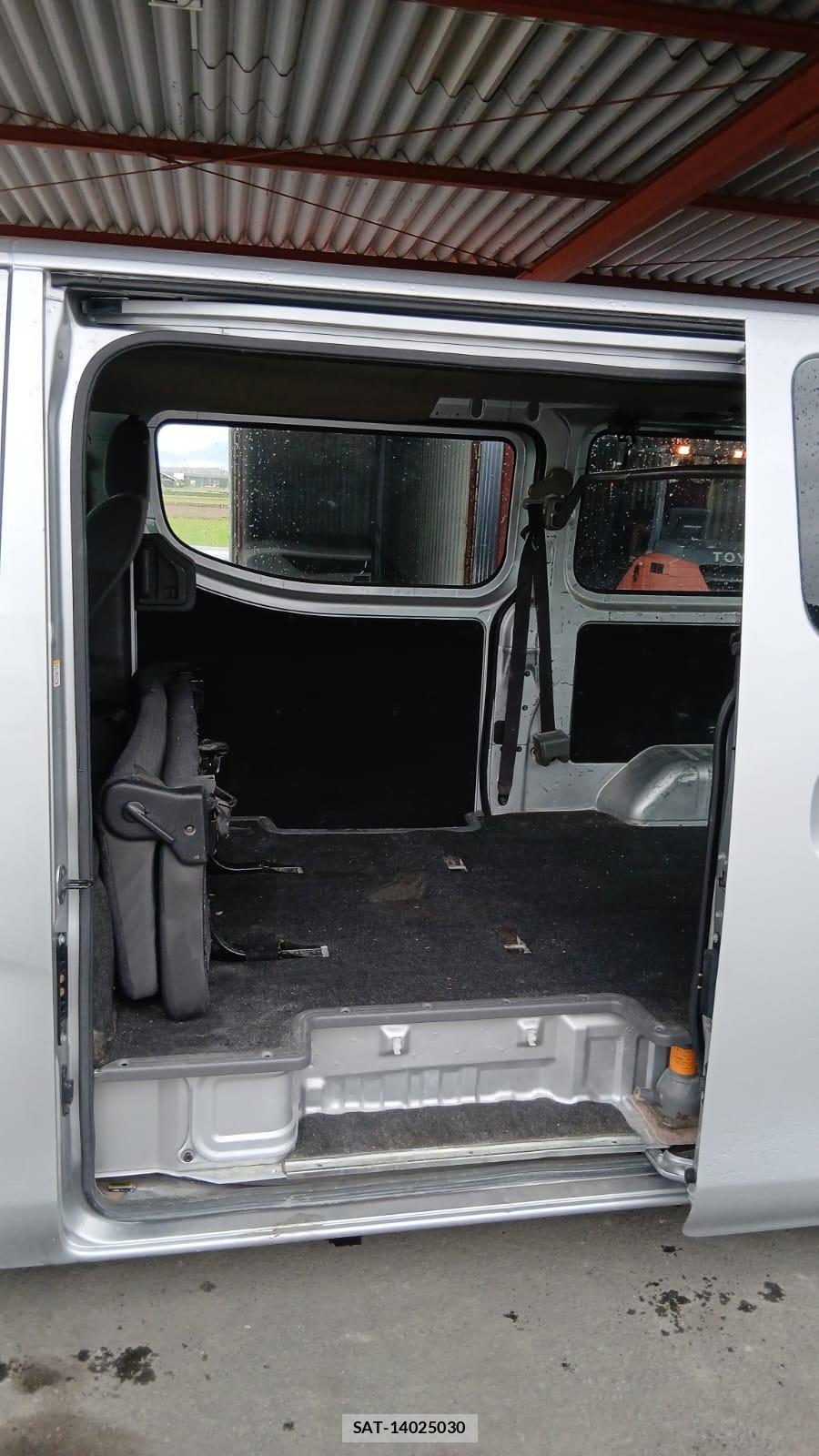 Nissan NV350 Caravan 2020 1232089-9