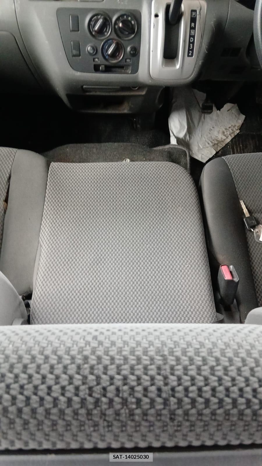 Nissan NV350 Caravan 2020 1232089-14